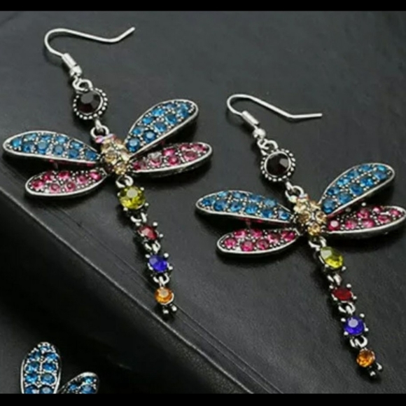 New dragonfly dangling earrings.  Black available.  Approximately 2.5" - Picture 1 of 3